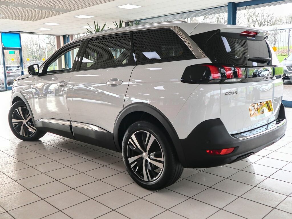 Peugeot 5008 1.2 Allure Puretech White #2