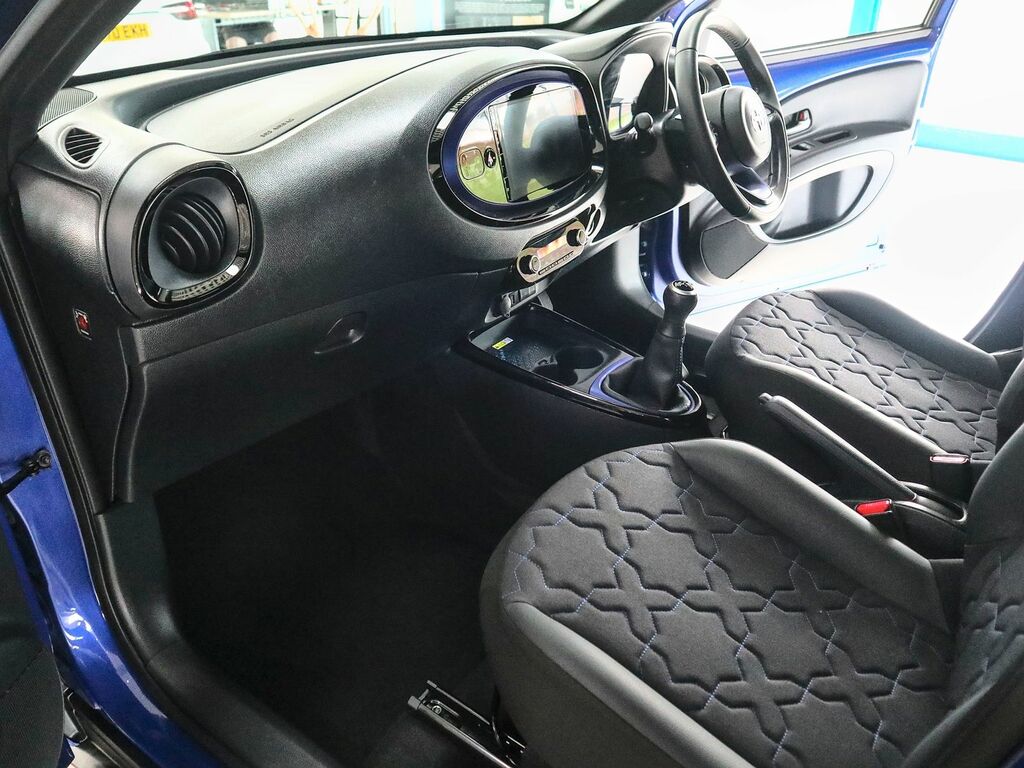 Toyota Aygo 1.0 X Exclusive Vvt-i Blue #4