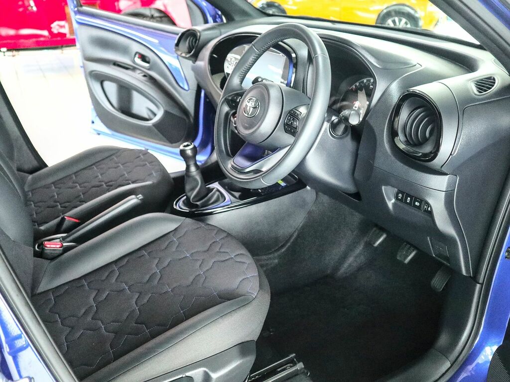 Toyota Aygo 1.0 X Exclusive Vvt-i Blue #3