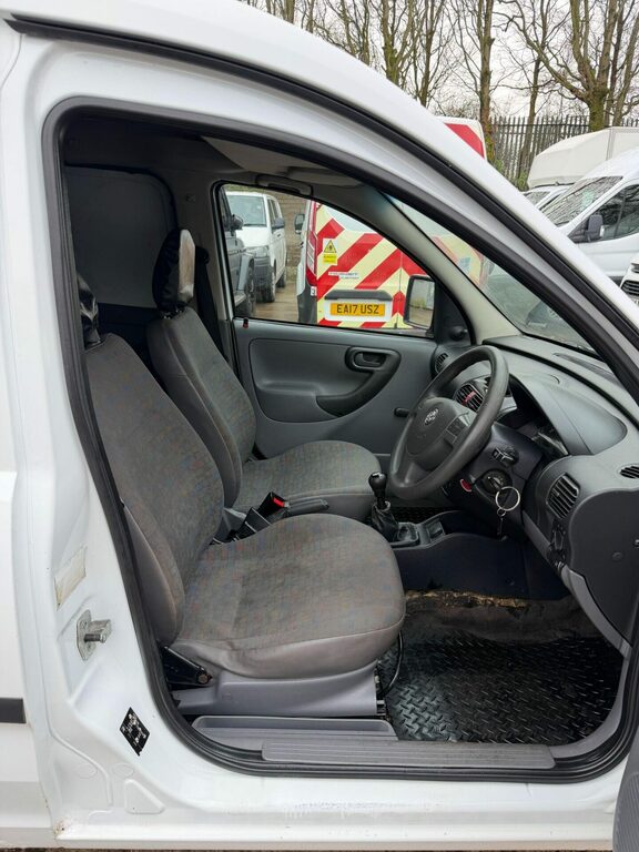 Vauxhall Combo 1700 Dti Maxx Silver #26