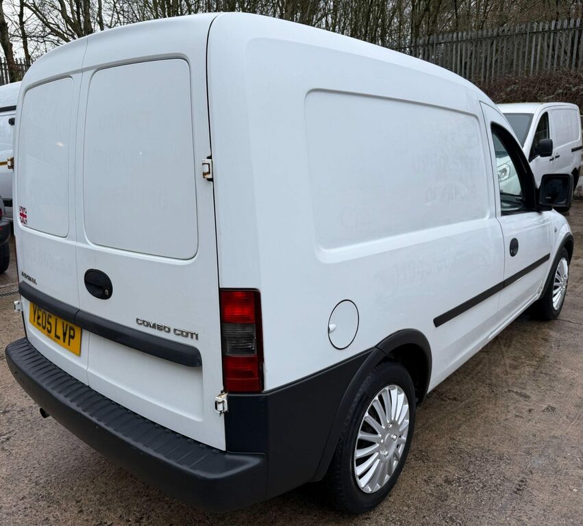 Vauxhall Combo 1700 Dti Maxx Silver #9