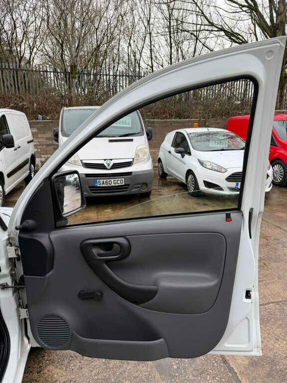 Vauxhall Combo 1700 Dti Maxx Silver #25