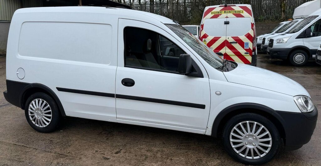 Vauxhall Combo 1700 Dti Maxx Silver #3