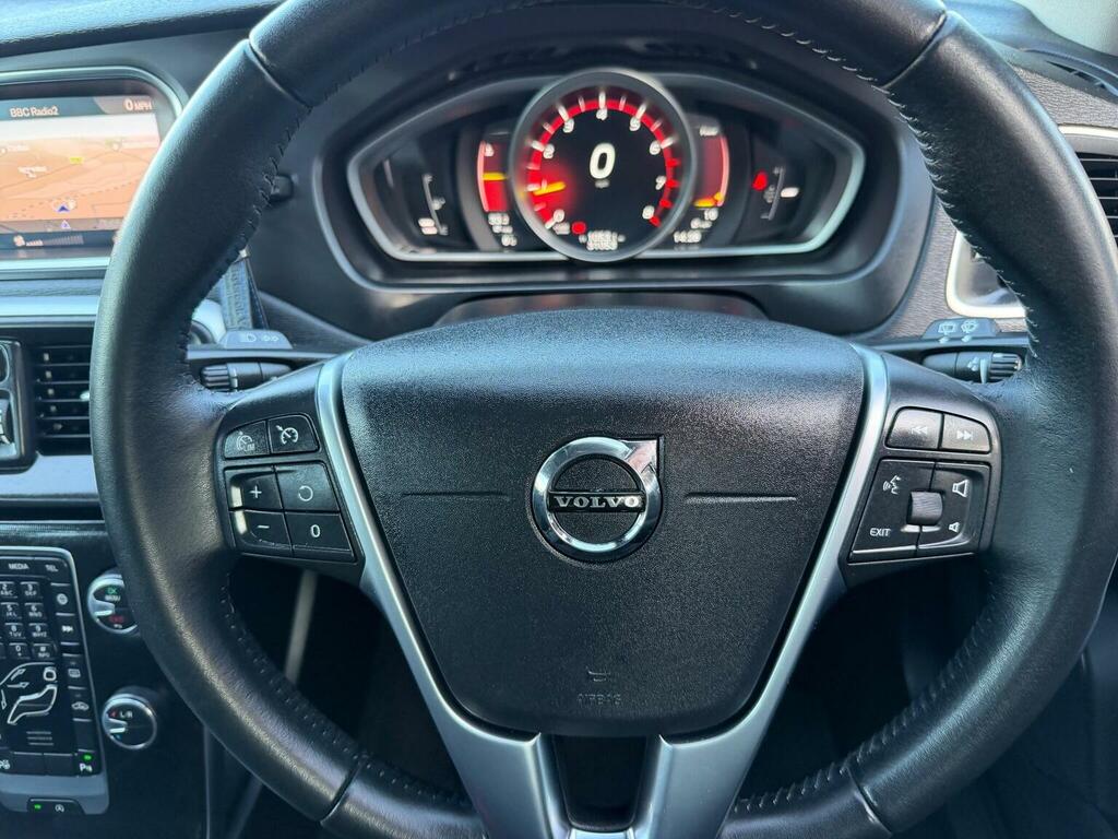 Volvo V40 Hatchback 2.0 T3 Gpf Momentum Nav Plus Euro 6 Ss Blue #5