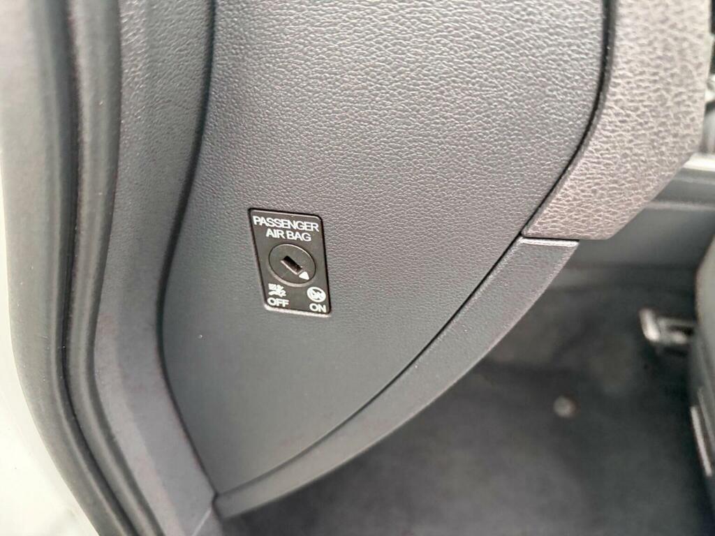 Volkswagen Touran Mpv 1.6 Tdi Se Family Euro 6 Ss 201818 White #6