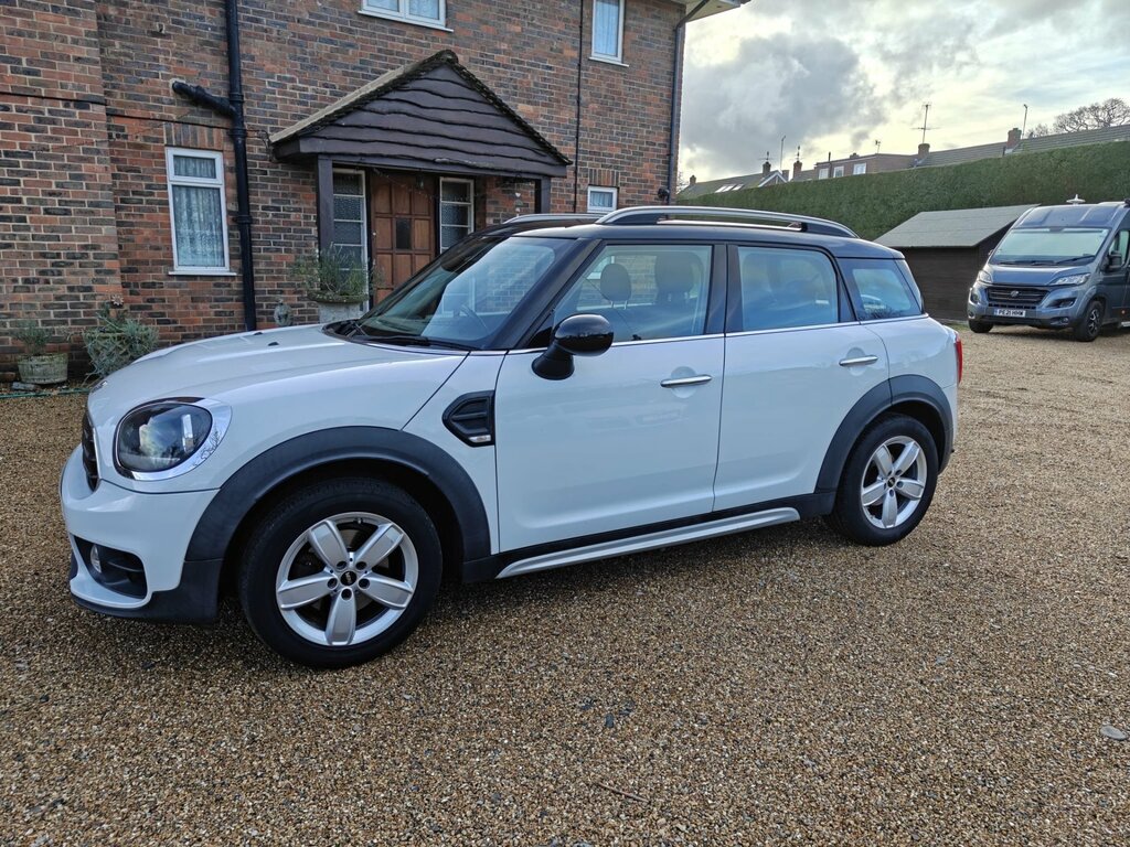 Mini Countryman 1.5 Cooper Classic Suv Euro 6 S RJ19OEP White #5
