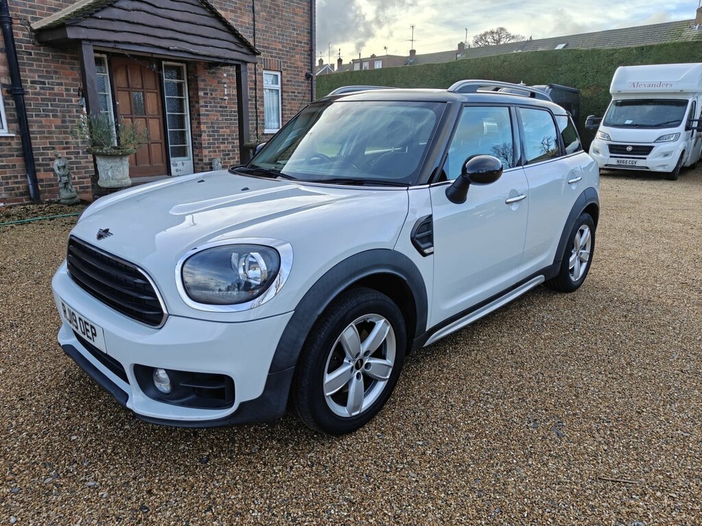 Mini Countryman 1.5 Cooper Classic Suv Euro 6 S RJ19OEP White #2
