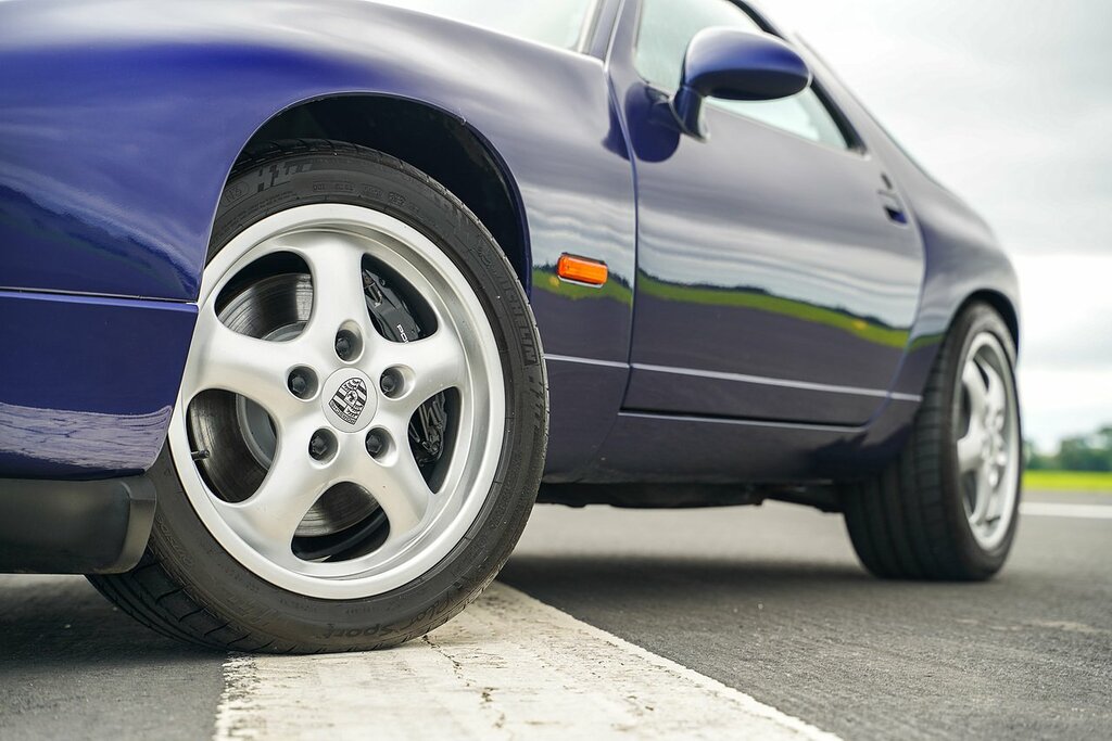 Porsche 928 Gts Blue #5