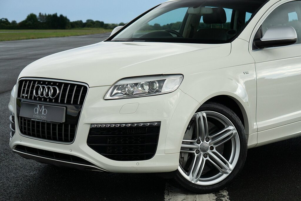 Audi Q7 Tdi V12 YJ09WVN White #4