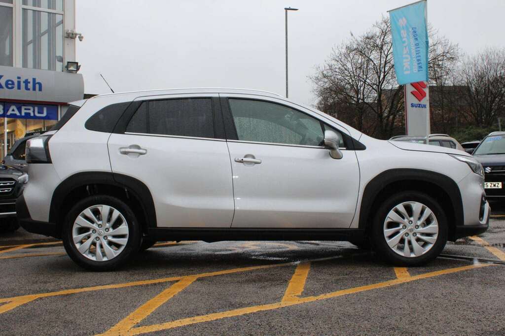 Suzuki SX4 S Cross 1.4 Boosterjet 48V Hybrid Ultra White #4