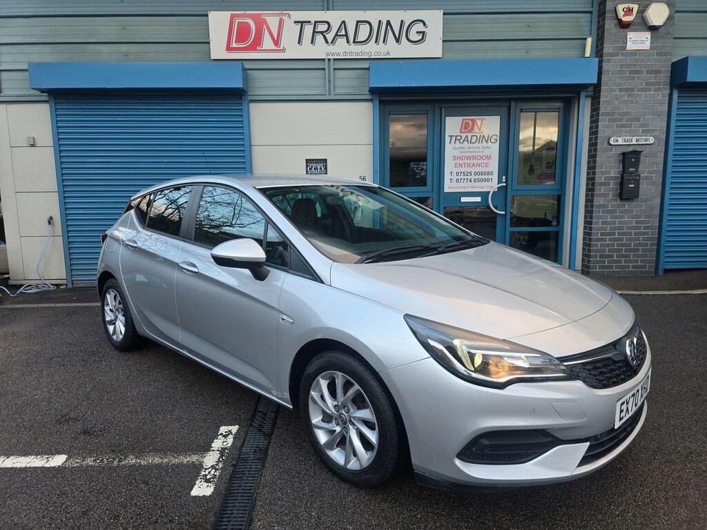 Vauxhall Astra Hatchback 1.5 Turbo D Se Euro 6 Ss 202070 Silver