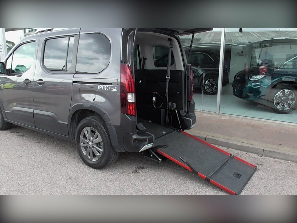 Peugeot Rifter Horizon Re 1.5 Wheel Chair Access 5-Door SG72YTO Grey #2