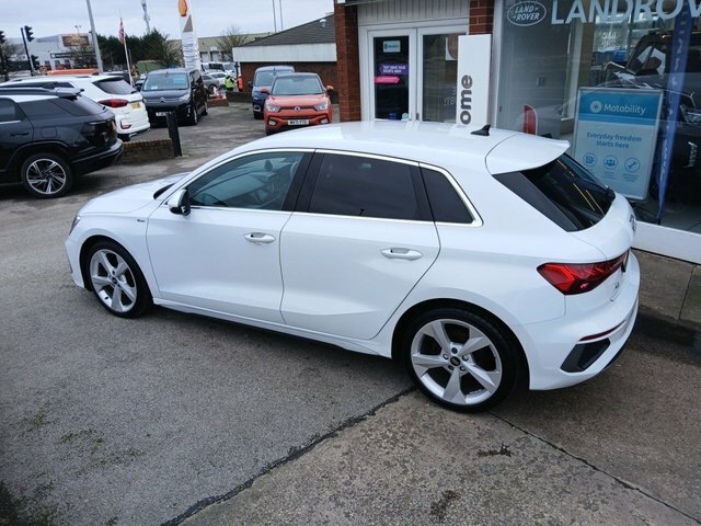 Audi A3 1.5 Tfsi 35 S Line Sportback Eur LS22LPN Black #4