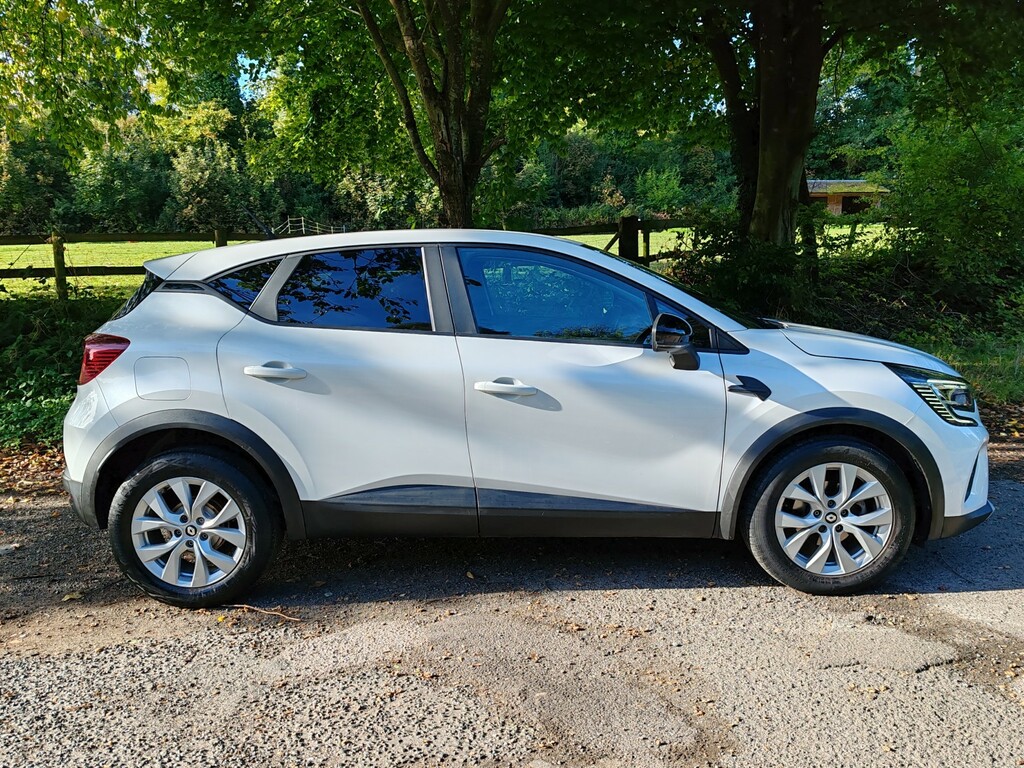 Renault Captur Suv 1.0 Iconic Edition Tce 90 My21.5 2022 CF22VYJ White #4