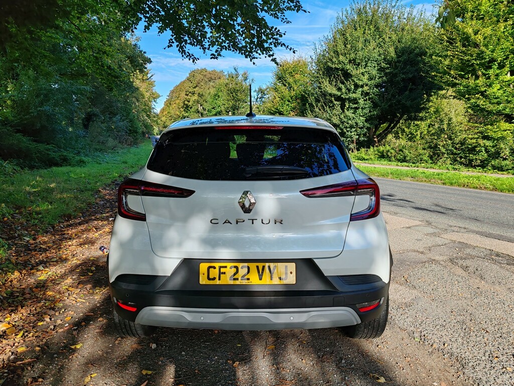Renault Captur Suv 1.0 Iconic Edition Tce 90 My21.5 2022 CF22VYJ White #6