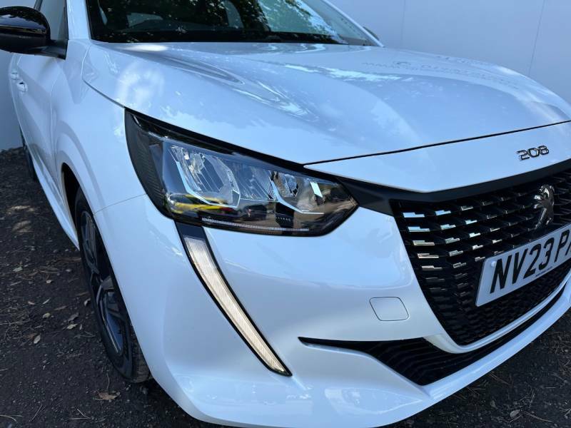 Peugeot 208 1.2 Puretech Active Premium - 2023 23 NV23PXS White #4