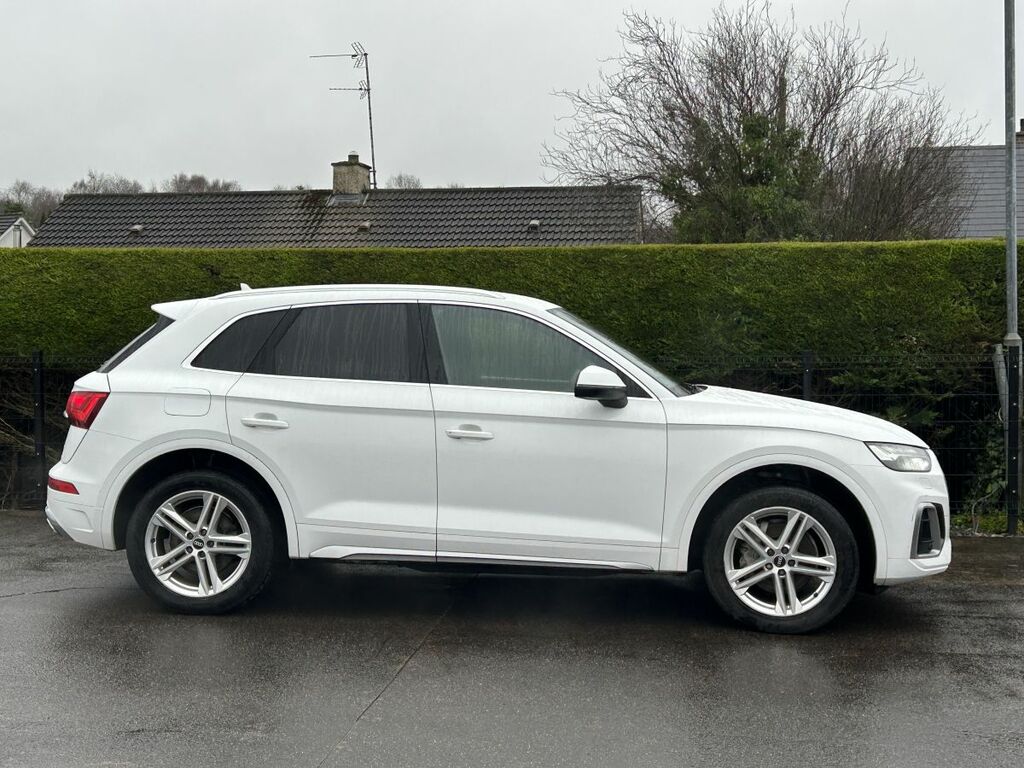 Audi Q5 Suv White #3