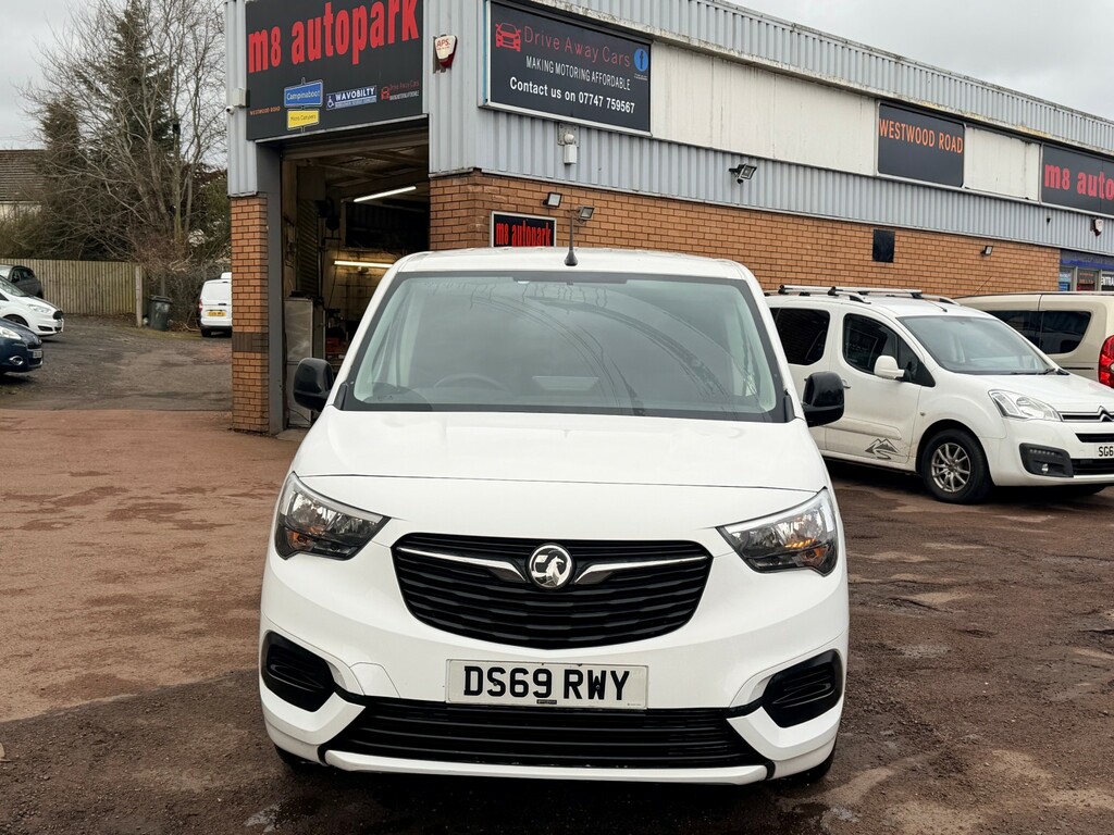 Vauxhall Combo 1.6 Turbo D 2300 Sportive DS69RWY White #2