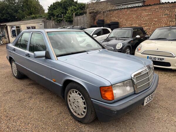 Mercedes-Benz 190 2.0 E 