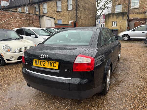 Audi A4 2.0 Se Black #13