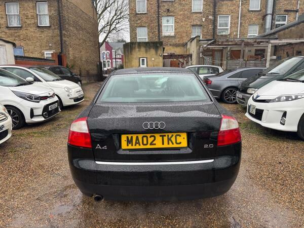 Audi A4 2.0 Se Black #14