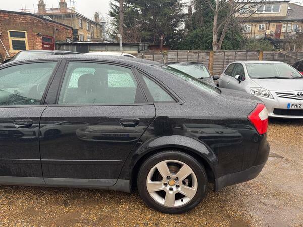 Audi A4 2.0 Se Black #11