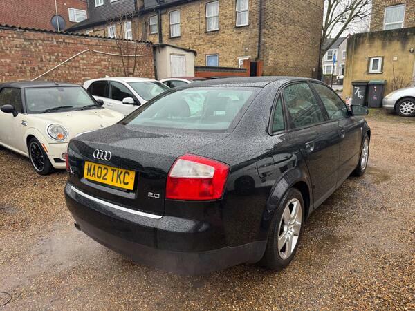 Audi A4 2.0 Se Black #12