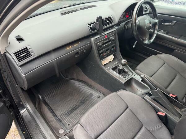 Audi A4 2.0 Se Black #23