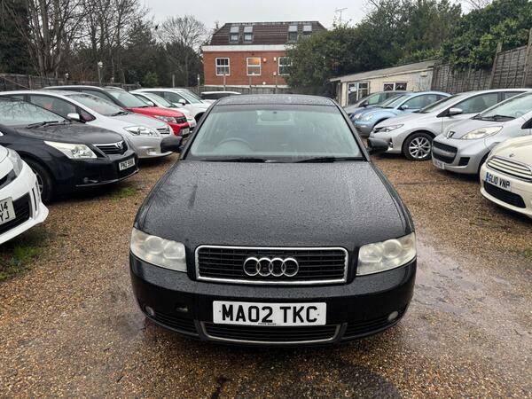 Audi A4 2.0 Se Black #4