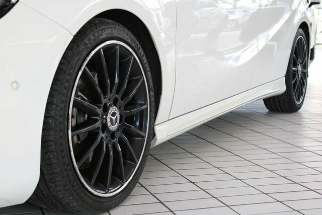 Mercedes-Benz A Class 1.6 A160 Amg Line Premium Hatchback 7 SN67VRG White #4