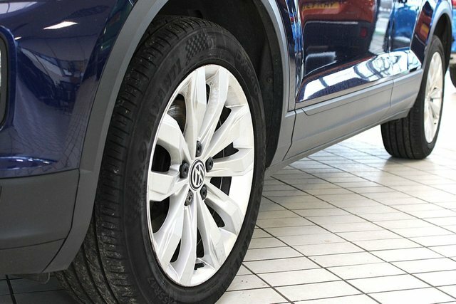 Volkswagen T-Roc Tdi Se Suv NJ69HZR Blue #3
