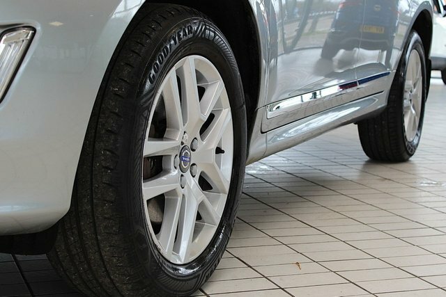 Volvo XC60 2.4 D4 Se Lux Nav Suv Awd Euro 6 KO66SNX Silver #4