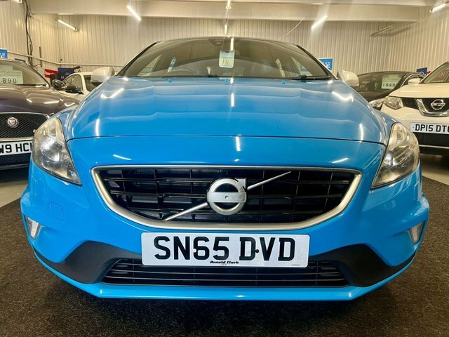 Volvo V40 2.0 D2 R-design Hatchback Euro 6 SN65DVD Blue #2