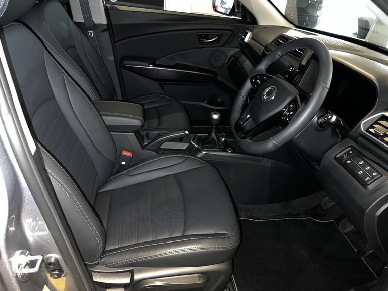 SsangYong Tivoli Hat 1.5 K40 SK75FPO Silver #2