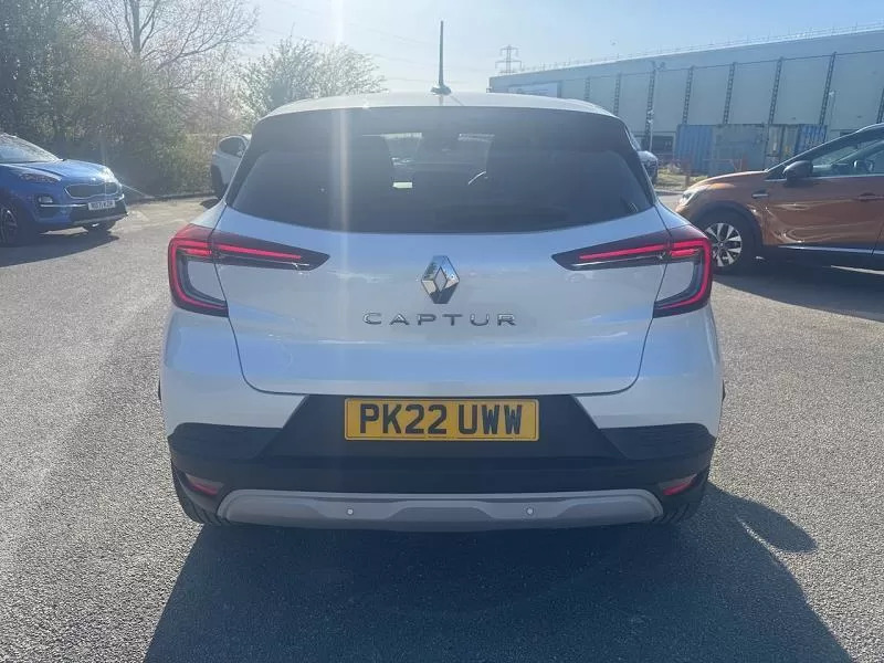 Renault Captur 1.3 Tce 140 Iconic Edition PK22UWW White #6