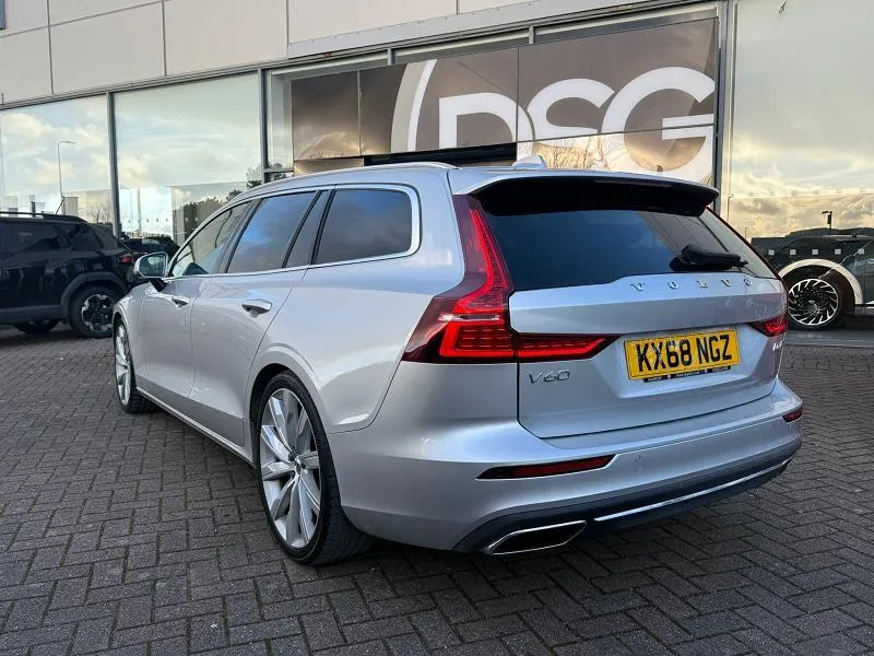 Volvo V60 2.0 D4 190 Inscription Pro KX68NGZ Silver #3