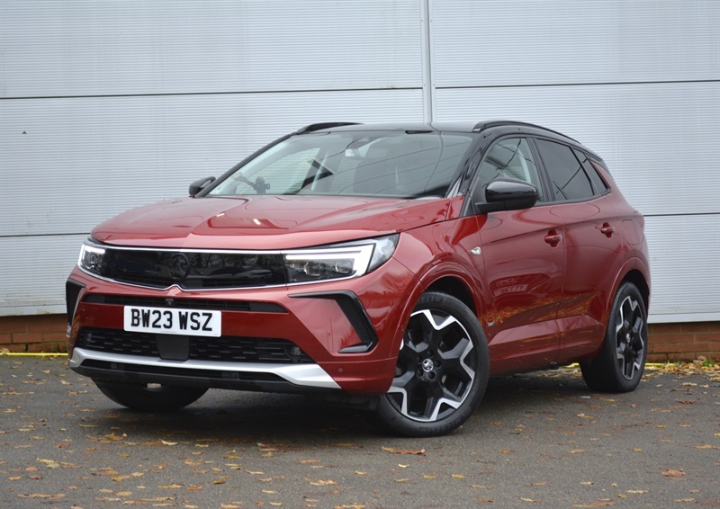 Vauxhall Grandland 1.6 14.2Kwh Ultimate Suv Plug-in Hybrid BW23WSZ Red #2