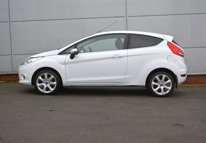 Ford Fiesta 1.25 Zetec Hatchback 129 Gkm, WK11FCL White #3