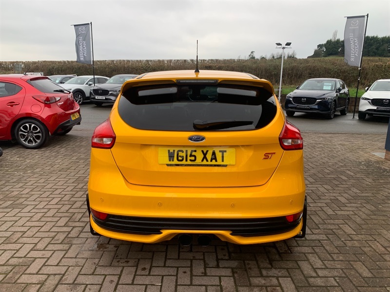 Ford Focus 2.0T Ecoboost St-2 Hatchback Eur WG15XAT Yellow #6