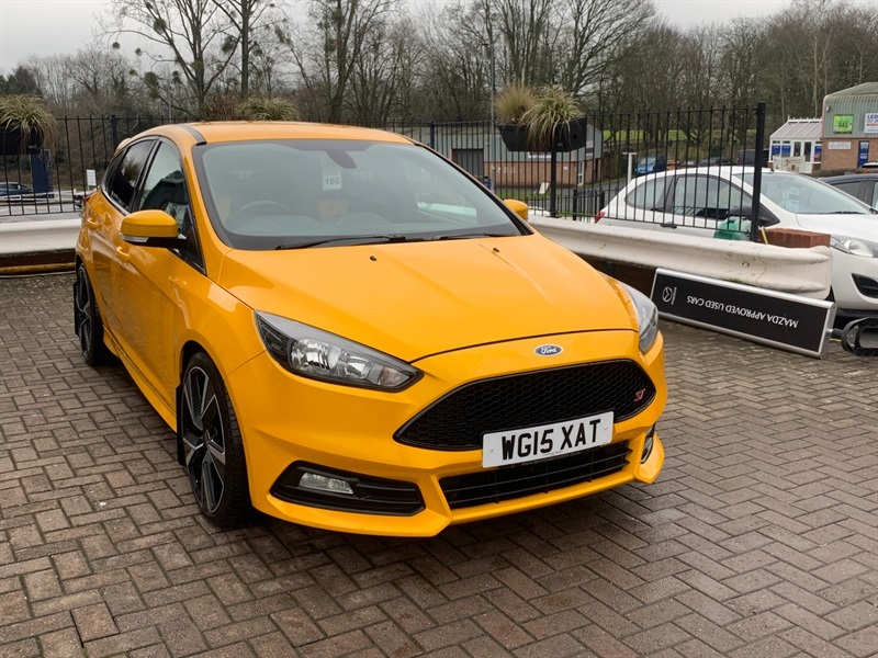 Ford Focus 2.0T Ecoboost St-2 Hatchback Eur Yellow