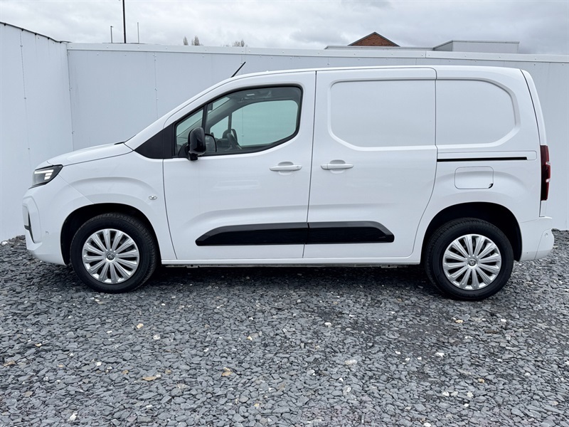 Vauxhall Combo 1.5 Turbo D 2300 Pro Panel Van S DS24YFB White #4