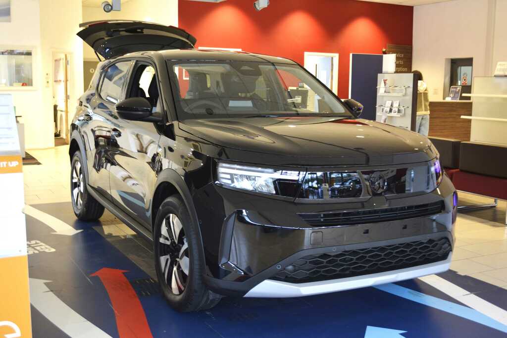 Vauxhall Frontera 1.2 Hybrid 110 Gs E-dct6 7 Seat Black
