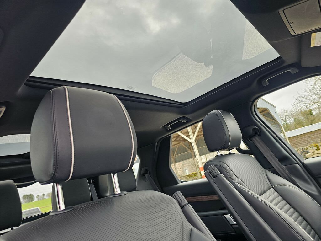 Land Rover Discovery 3 .0 Hse Sdv6 01 03 2019 Black #3