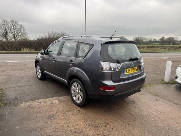 Mitsubishi Outlander 2.0 Di-dc Elegance 4Wd Silver #5