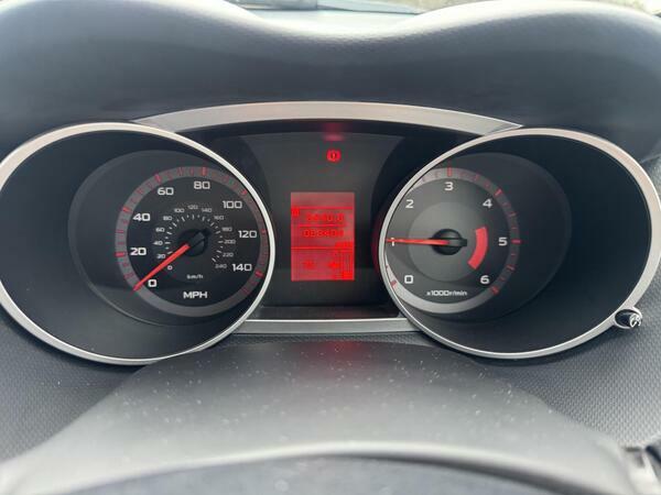 Mitsubishi Outlander 2.0 Di-dc Elegance 4Wd Silver #25