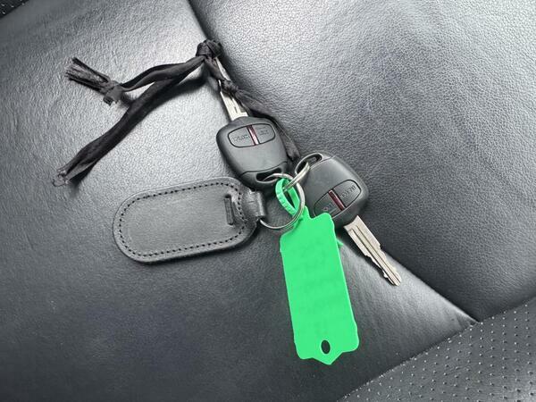 Mitsubishi Outlander 2.0 Di-dc Elegance 4Wd Silver #53