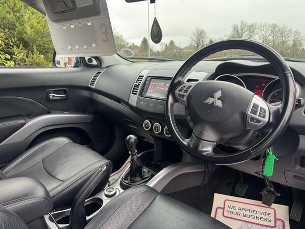 Mitsubishi Outlander 2.0 Di-dc Elegance 4Wd Silver #20
