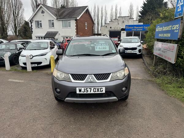 Mitsubishi Outlander 2.0 Di-dc Elegance 4Wd Silver #2