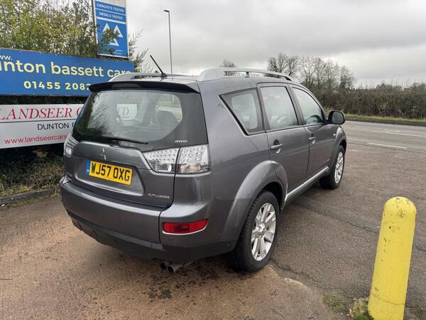 Mitsubishi Outlander 2.0 Di-dc Elegance 4Wd Silver #7