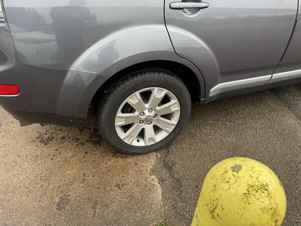 Mitsubishi Outlander 2.0 Di-dc Elegance 4Wd Silver #50